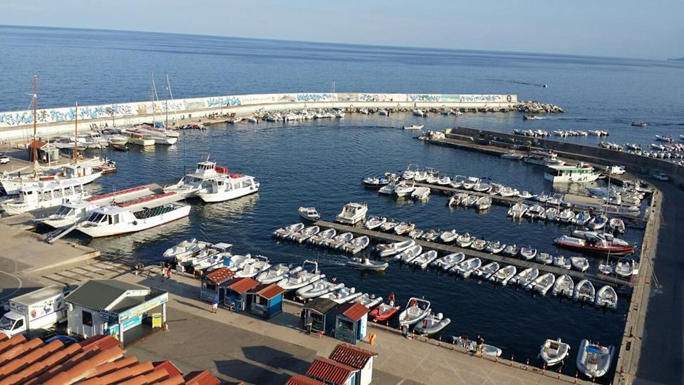Holiday Home Golfo Di Orosei Cala Gonone Bagian luar foto